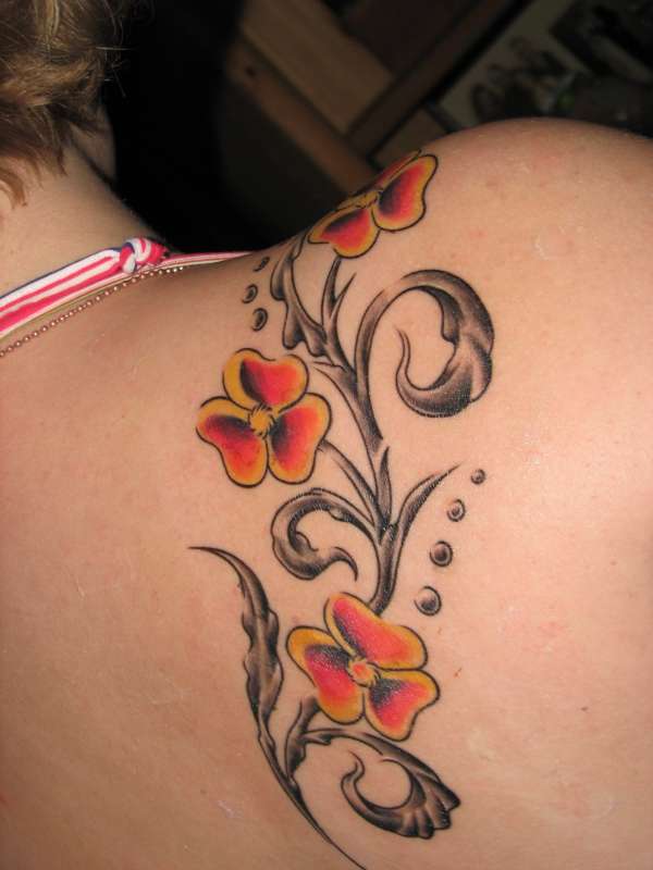 girl shoulder tattoos. girl shoulder tattoos.