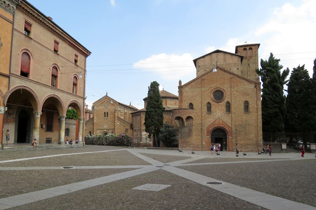 Piazza Santo Stefano, Bologna