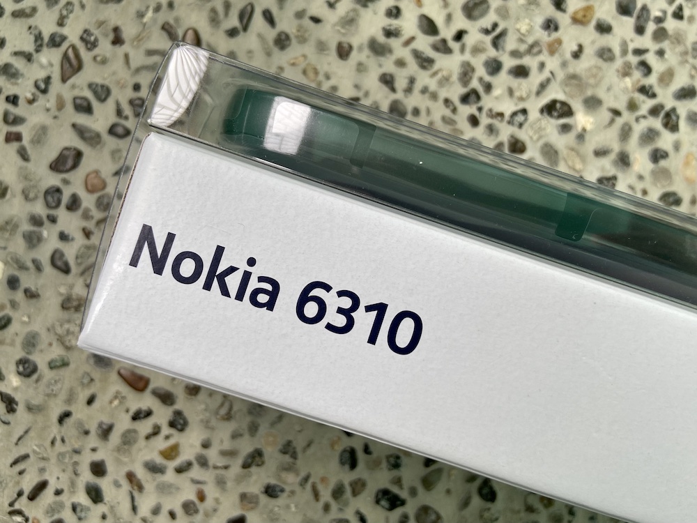 Nokia 6310 Box Side