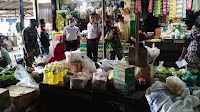 Pasar Harjodaksino Jadi Sasaran Edukasi PPKM Babinsa Danukusuman
