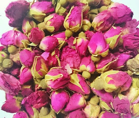 Jom amalkan minum air atau makan bunga Rose / bunga Mawar 
