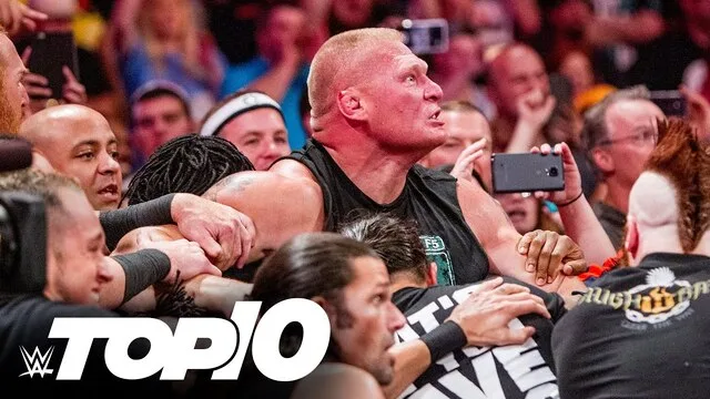 أقوى 10 مشاجرات حدثت في WWE تدخل جميع المصارعين لإيقافها (فيديو)