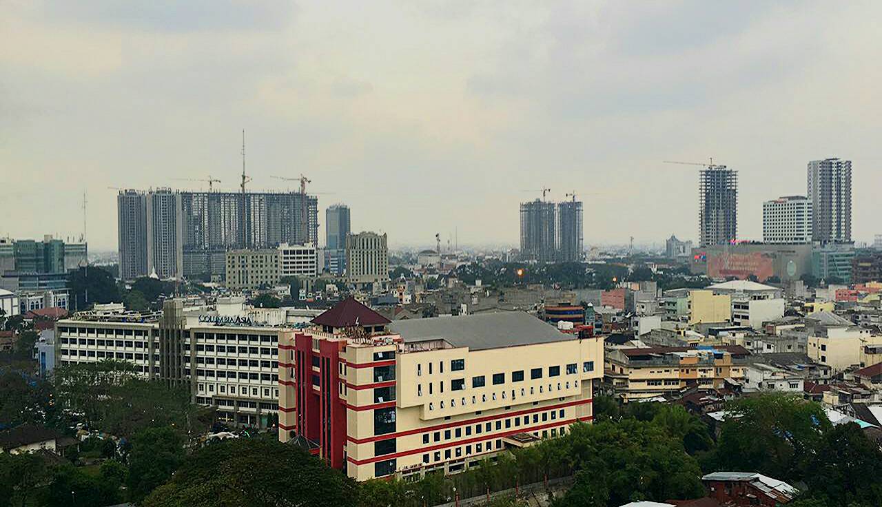 Perbandingan Skyline antara Kota  di Indonesia dengan Kota  