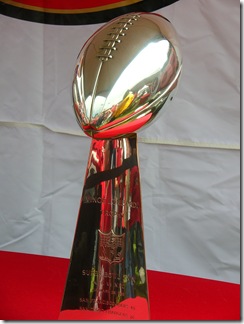 Super_Bowl_29_Vince_Lombardi_trophy_at_49ers_Family_Day_2009