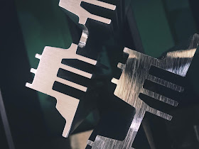 Aluminum Extrusion - Before and After Deburring Deburring and Edge Rounding Process