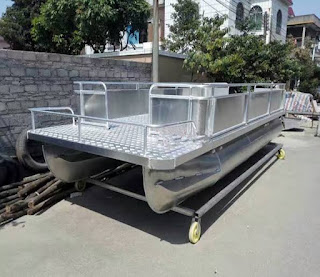 Pontoon Boats Photos