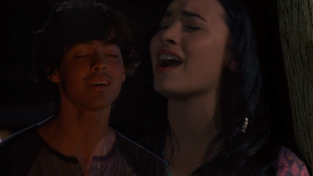 Video Clip Demi lovato Joe Jonas Feat Stanfour Wouldn't change a thing