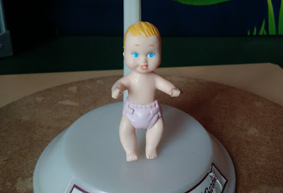 (vendido) Boneco bebe de vinil  estático, 6 cm de altura R$ 10,00