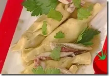 Caramelle di ricotta e melissa con sugo di triglie