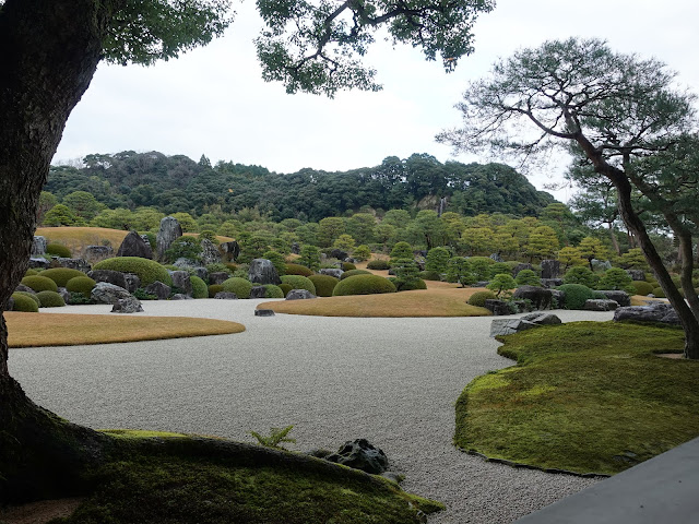 足立美術館の枯山水庭