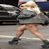 Lady Gaga pasea en ropa interior en la gélida Nueva York