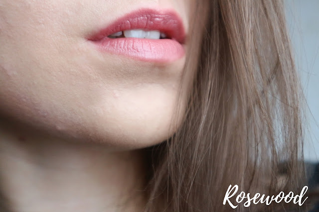 Mary Kay Сияющая гелевая губная помада "Розовое дерево" макияж