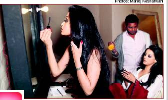 Ria, Raima Sen Backstage Pictures from LFW