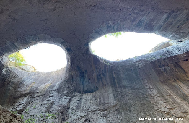 Las cuevas Prohodna y Devetashka, Bulgaria