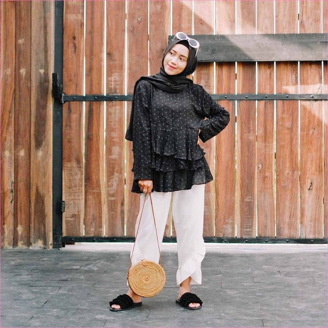  Model Outfit Baju Blouse Ala Selebgram Terbaik  30+ Model Outfit Baju Blouse Ala Selebgram Terbaik 2018