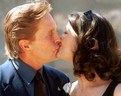 Michael Douglas kisses Catherine Zeta Jones