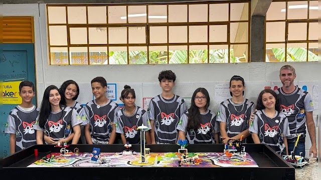 Escola municipal de Goiânia fica na 14ª colocação em torneio de robótica com participação de 34 equipes do Estado