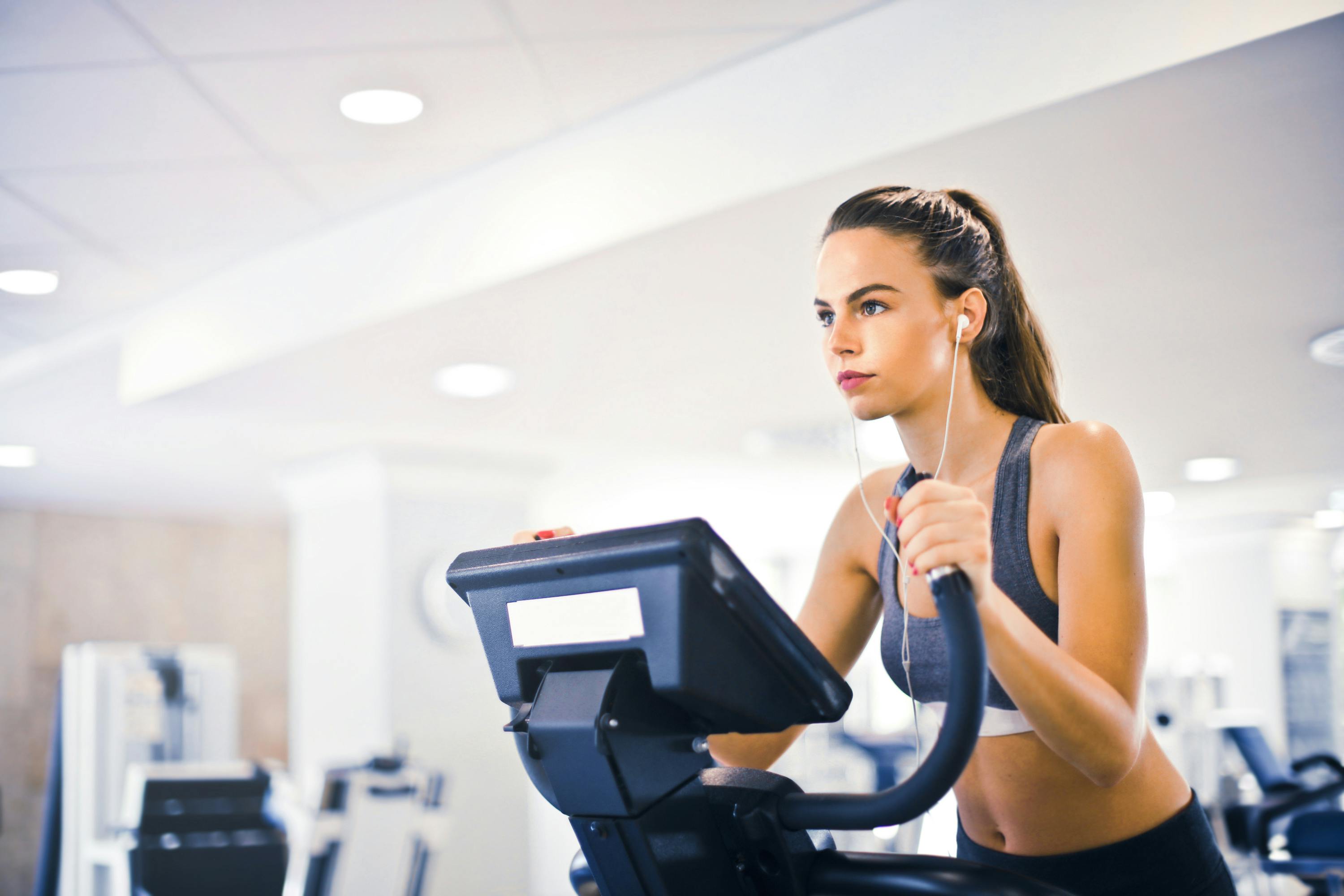 Creating a Balanced Workout Routine: Incorporating Cardio, Strength ...