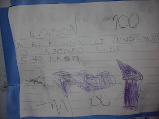 la imagen muestra una hoja escrita y dibujada por un alumno