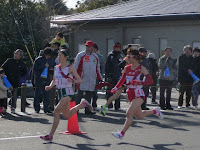 左、埼玉の藤ノ木さんと牧島さん