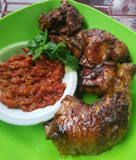 Ayam panggang teflon simple & sambal bawang merah  by Sii Trias