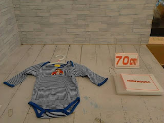 中古品　子供服　７０ｃｍ　ミキハウス　ブルー　ボーダー　長袖ロンパース　４９８円