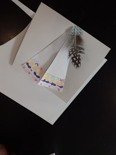 créez une carte d'invitation "tipi" pour un anniversaire indien