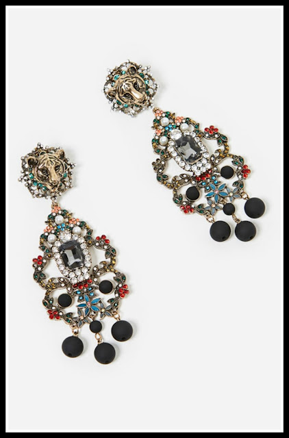 statement earrings, chandelier earrings