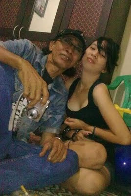 foto+cowok+jelek+dan+cewek+cantik+16 Foto HOT Skandal ABG Dengan Om Om