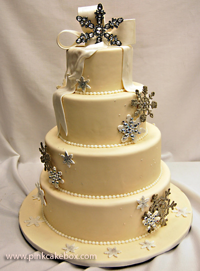 Beautiful elegant snowflake cake