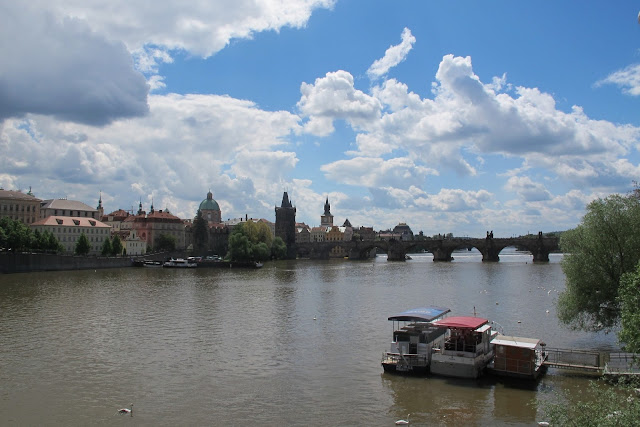 Praag : ( aan ) de Karlsbrug 