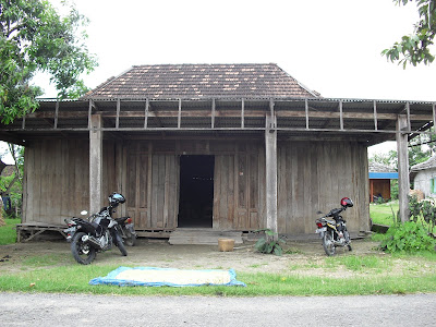 dijual cepat rumah  kayu  jati  asli randublatung blora 