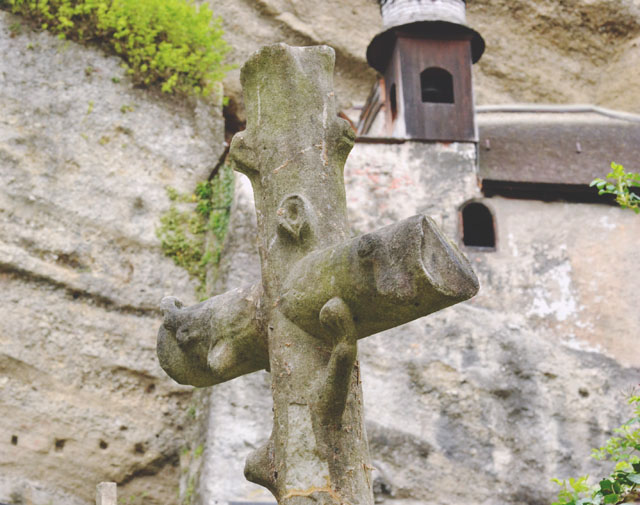 Tree branch headstone Austria