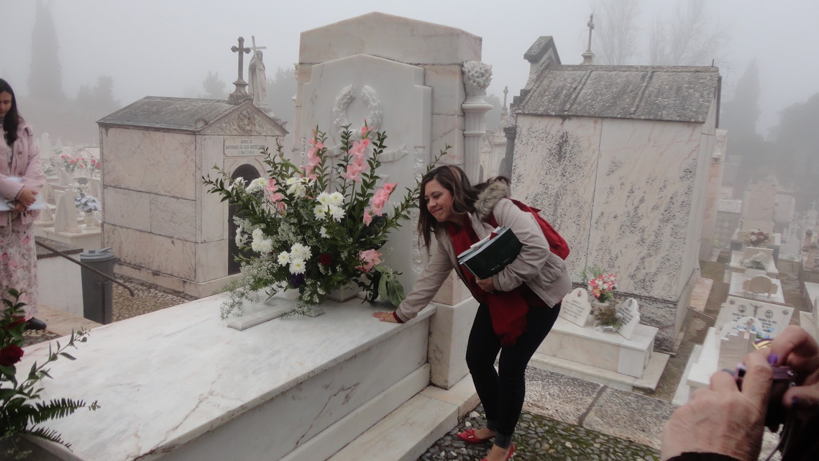 Visita ao túmulo de Florbela Espanca