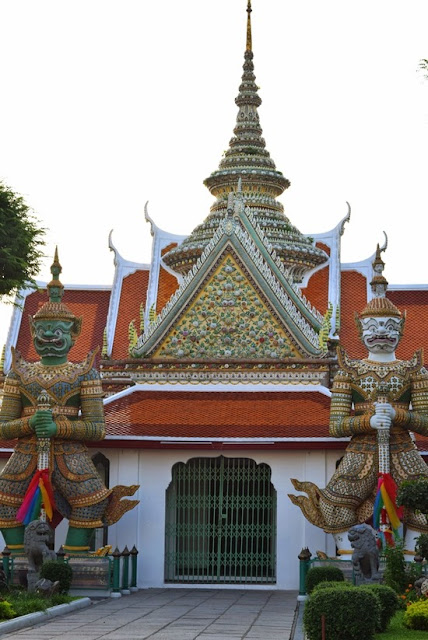 Wat Arun _ Trailforsmiles.blogspot.com
