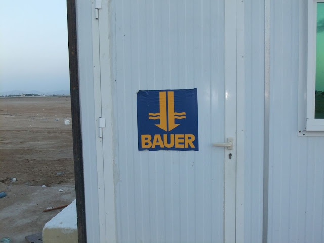 Picture of entrance into the white trailer on the Kingdom Tower construction site