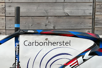 2 X Trek Boone Baloise crossfiets met carbonschade aan bovenbuis. 