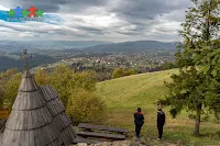 Góra Ochodzita to niezwykle popularny szczyt Koniakowa z jedną z najpiękniejszych w całych Beskidach górską panoramą.