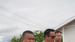 Walikota Dampingi YKB Salurkan 2000 Paket Sembako di Huntap Tondo