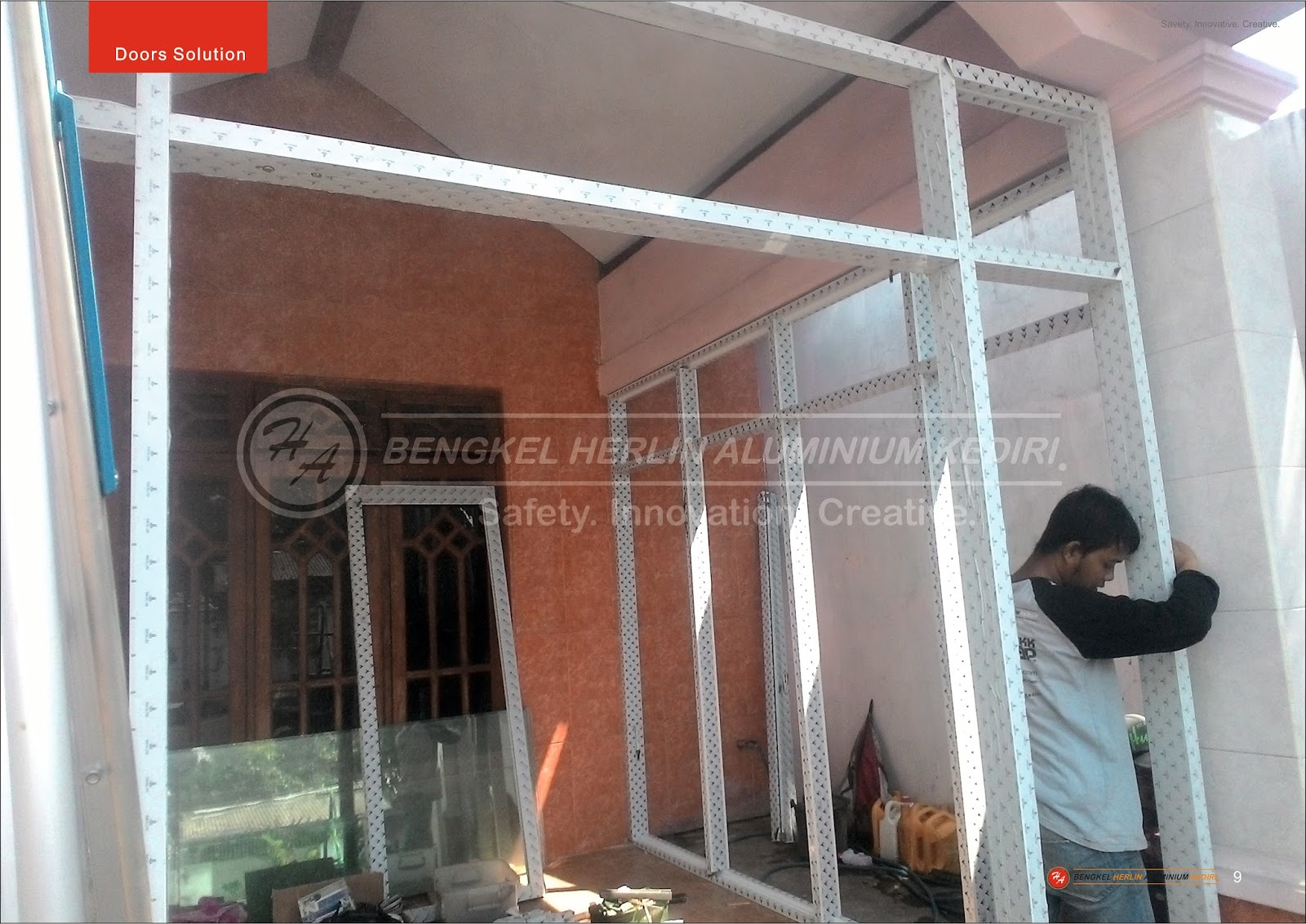 Jual Aneka Pintu Aluminium Kaca Untuk Kantor Bank Sekolah 