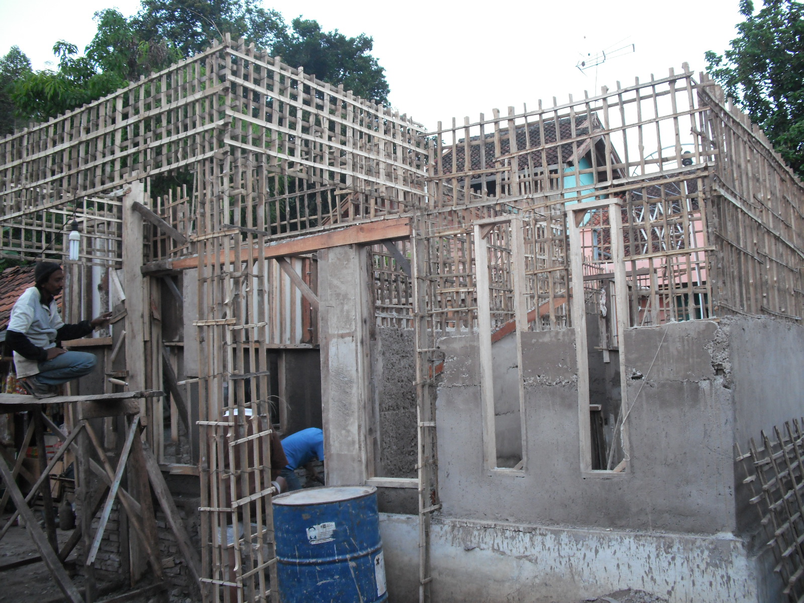 Karang Taruna Tanjungkerta Bambu  Pengganti Besi Beton 
