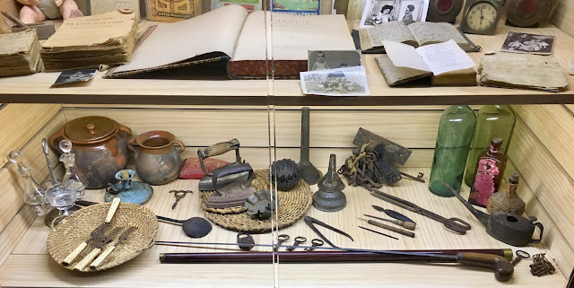 belongings of the El Tendre´s family