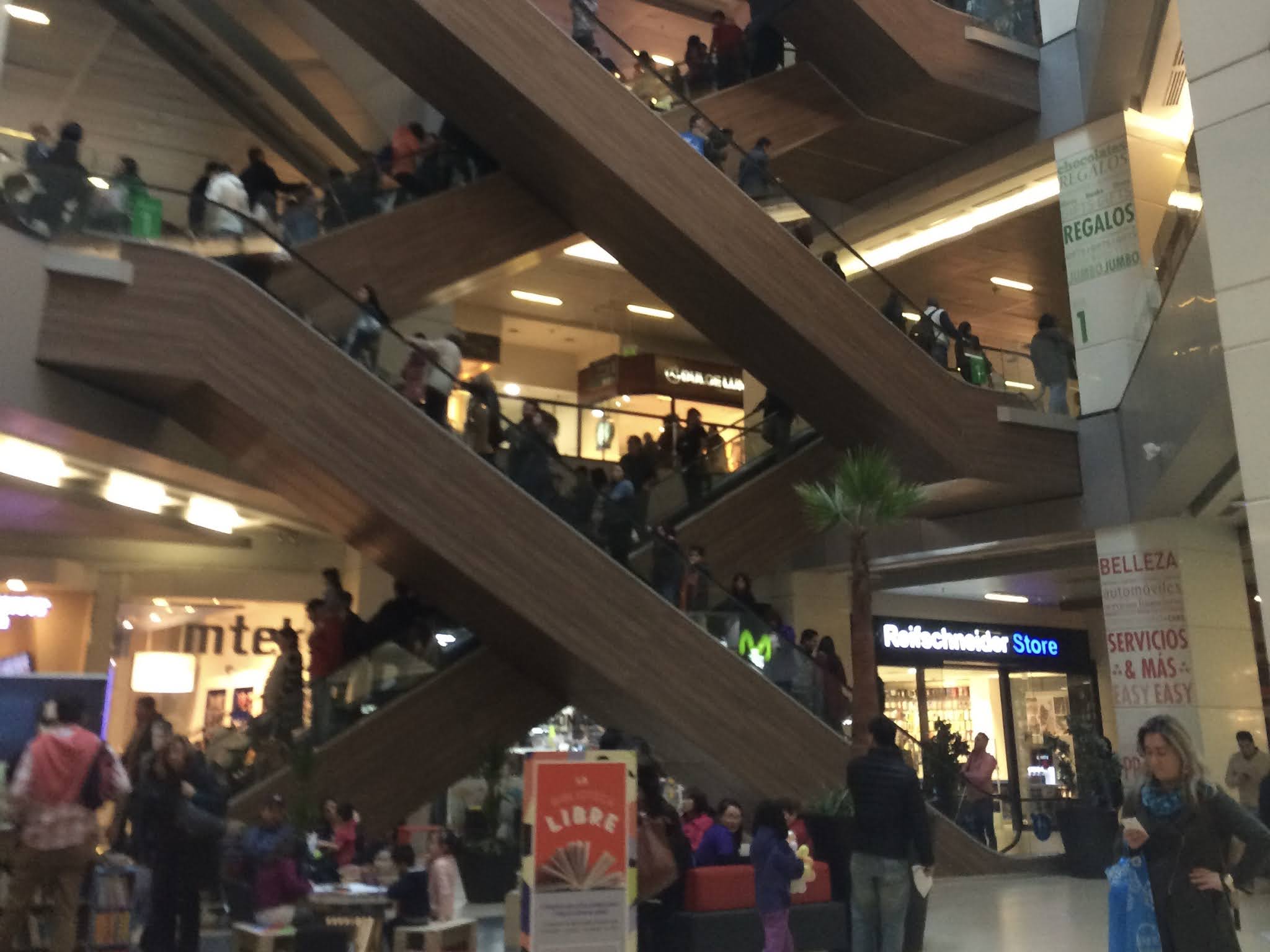 Escadas rolantes Costanera center