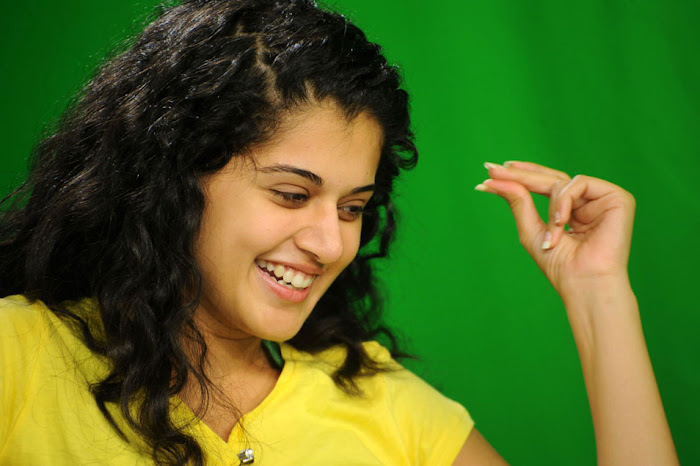 taapsee unseen pics