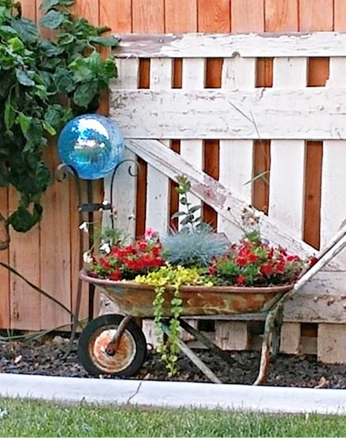 15 Ideas to Decorate Your Backyard