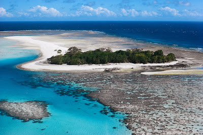 The Great Barrier Reef history facts location tourism