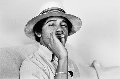 Barack Obama smoking pictures