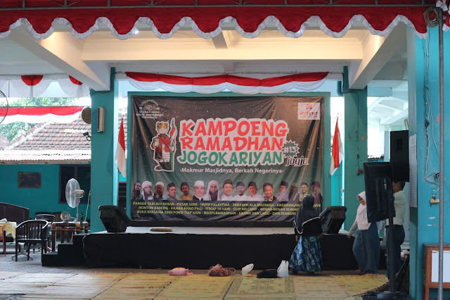 Nyore di Kampoeng Ramadhan Jogokariyan