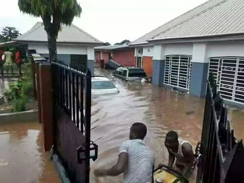 Massive Flood Displace Hundreds of Residents After 12 Hour Rainfall in Owerri, Imo State (Photos)