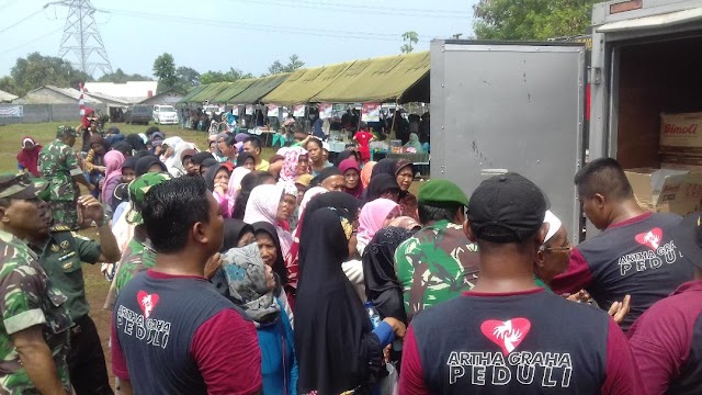 Ratusan Warga Dapat Sembako Gratis di Penutupan TMMD Ke-103